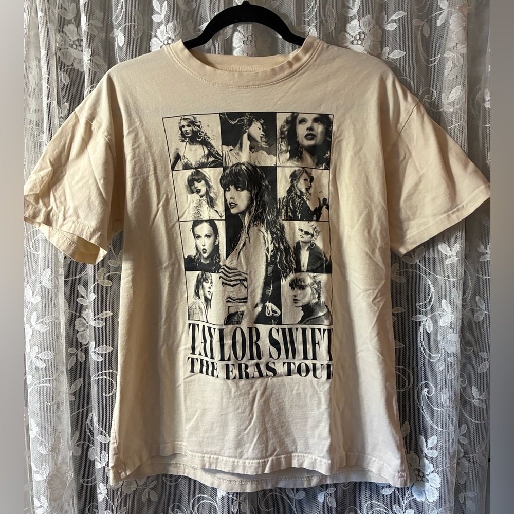 Taylor Swift The Eras Tour Cream Tee size small